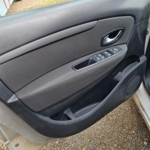 Pressing des contres portes